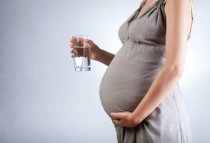 Какую воду должна пить беременная женщина 